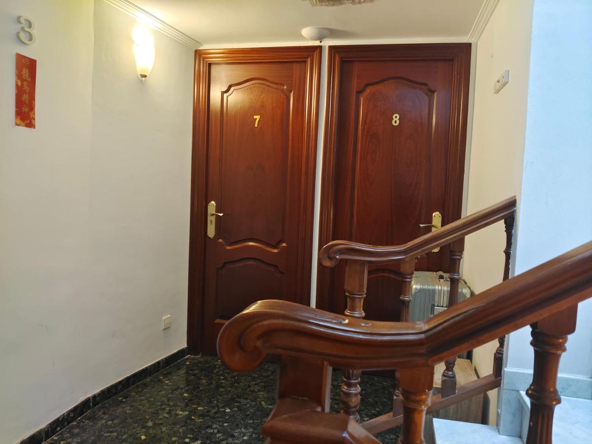 Fudodo舒适3 Beds Hotel L'Hospitalet de Llobregat Bagian luar foto
